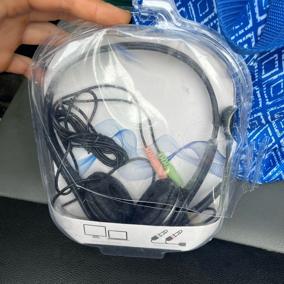 Stereo headset with microphone - Picture 6 of 8